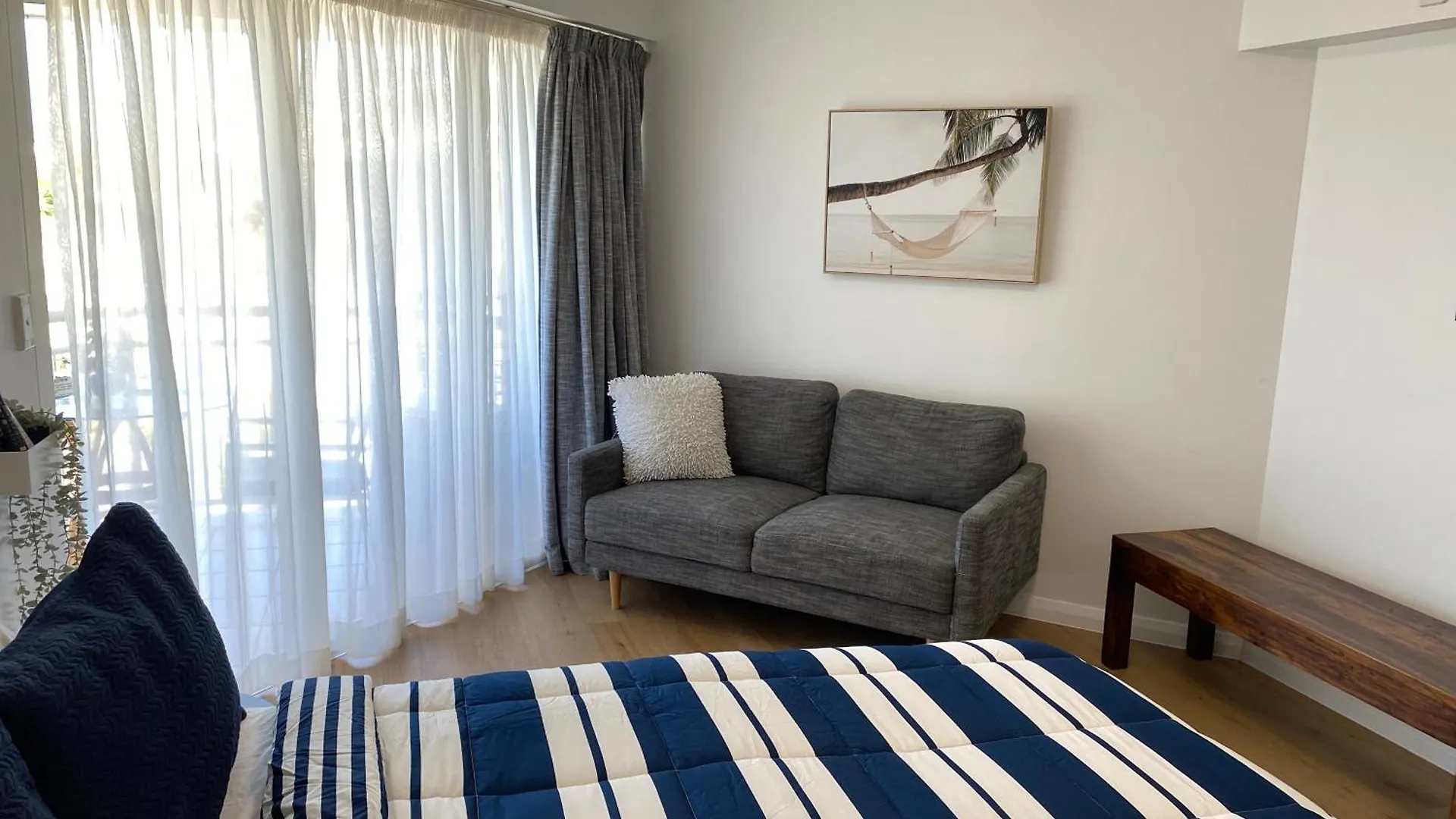 Beachfront Top Floor Resort Queen Studio At Alex Beach Resort Alexandra Headland 0*,  Austrálie